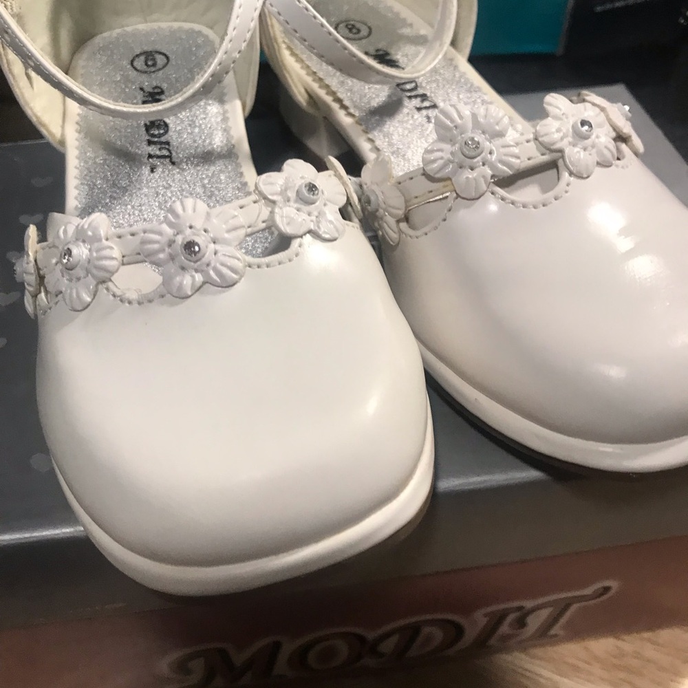 Size 8 Color white girls dress shoes
